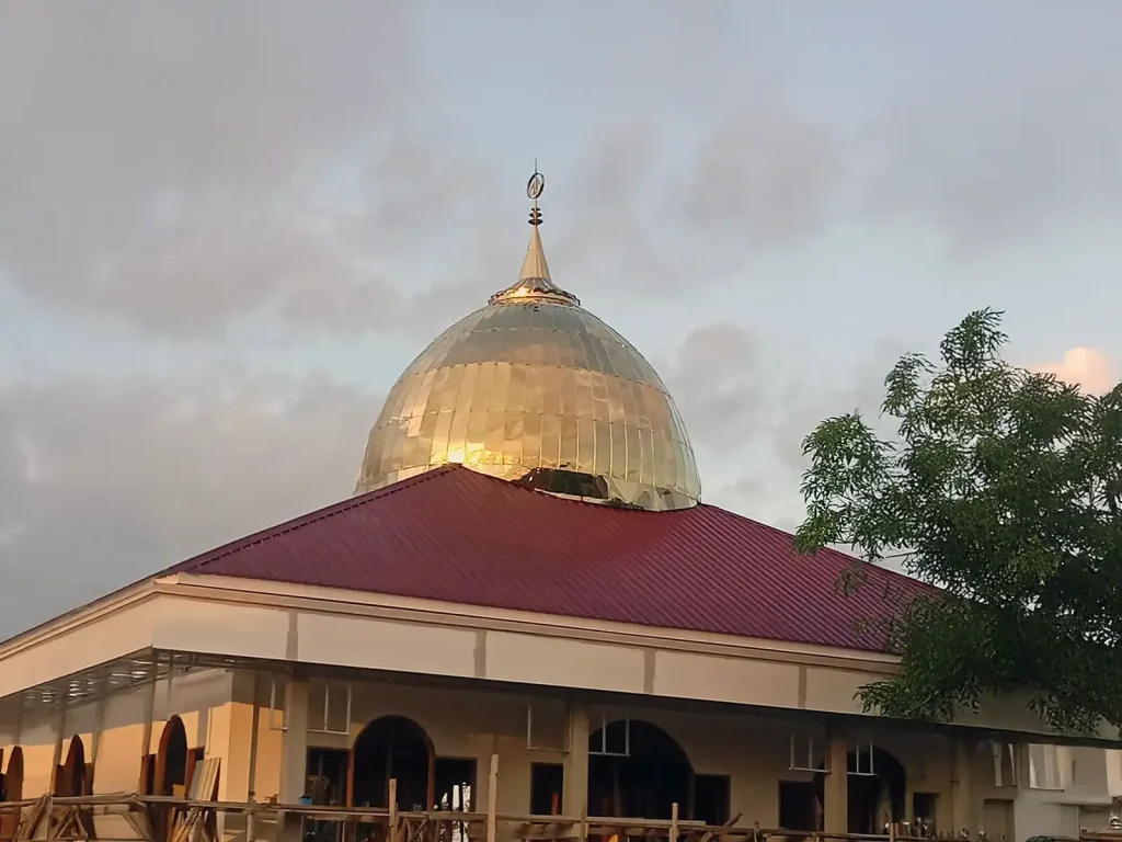gold tren kubah masjid modern di indonesia 2025
